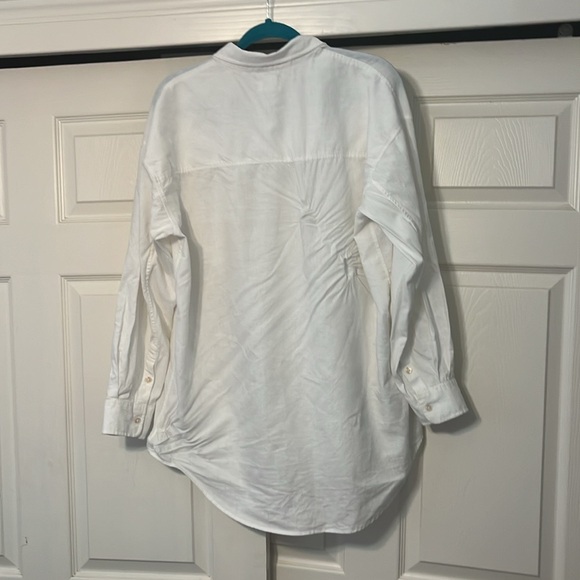 Relaxed Linen Shirt - Picture 5 of 8